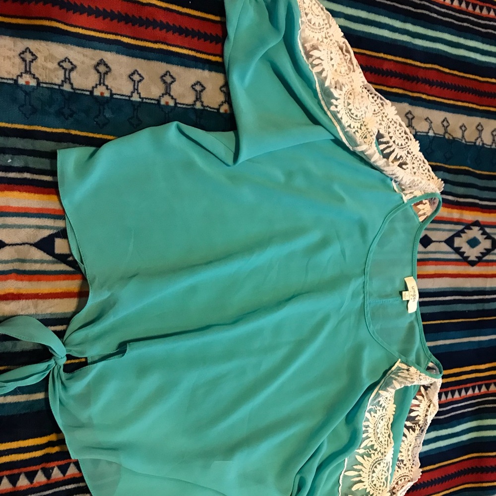 Teal top